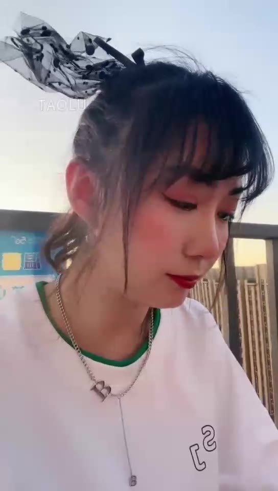 御萝刑 调母狗室外女奴运动风（二）