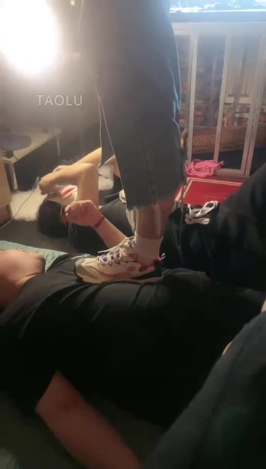 芸熙 全体重踩踏双奴 SP