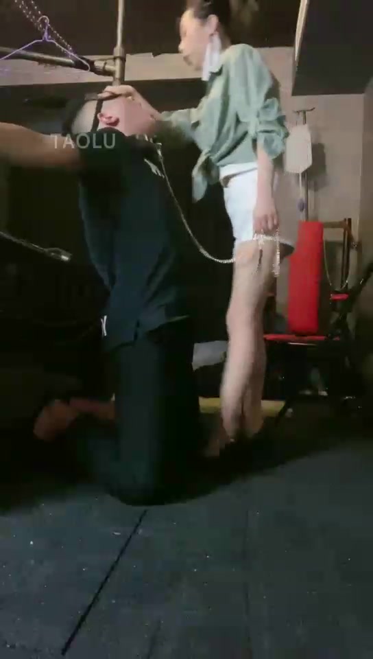 西柚 调教晚上犯贱的狗 一