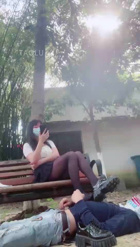 桃子老师 户外调狗