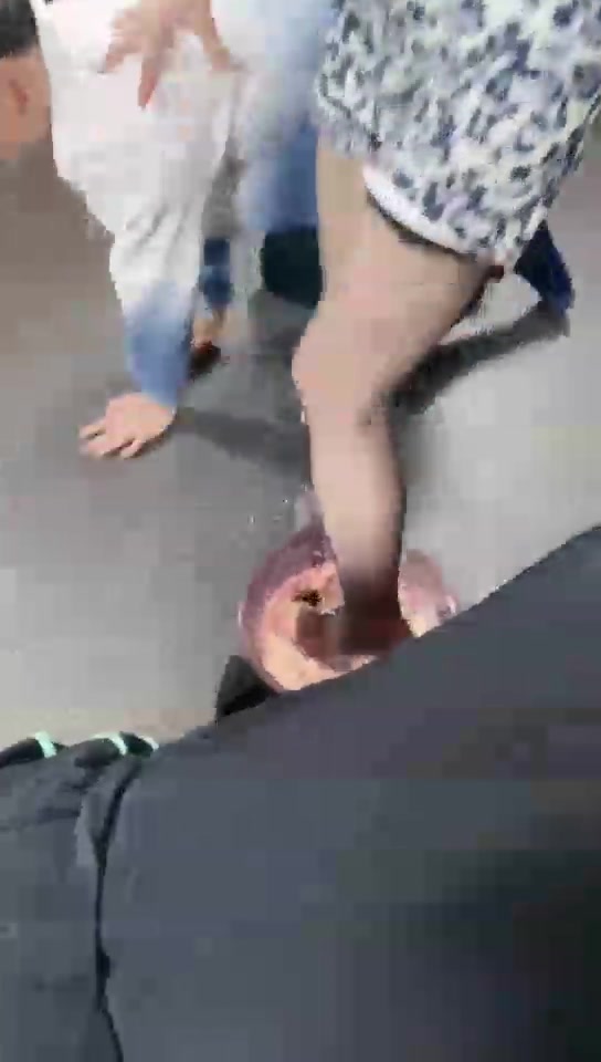 沈阳妮可 酸奶配灰舔地饼干鞋踩喂食 圣水咀嚼物拌饭 鞭打耳光喂食脚深喉