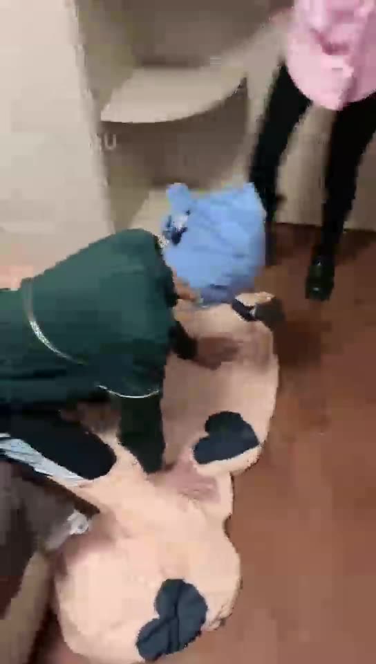 昕昕 踩脸 踢裆 钻胯恋足