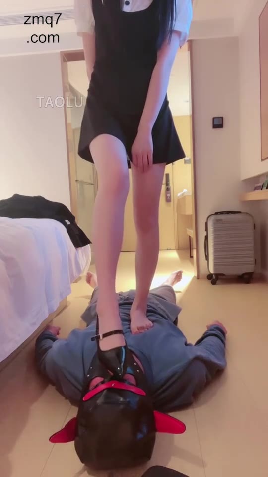 吃一口甜心 背着老婆偷偷溜出来