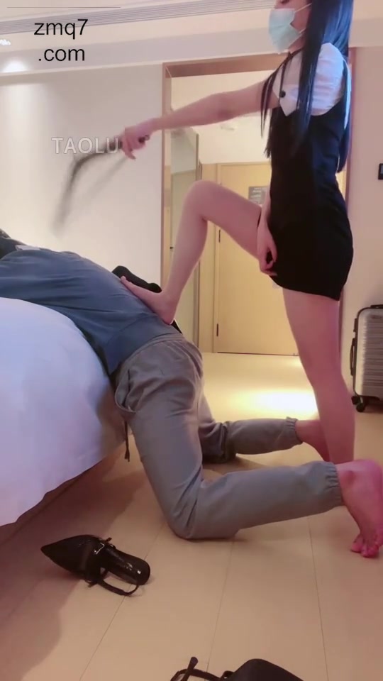 吃一口甜心 背着老婆偷偷溜出来