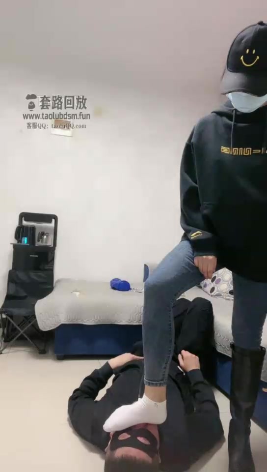 鹿梦兮 直播 上门闻鞋闻脚 爆揍 你喜欢看的都有哦