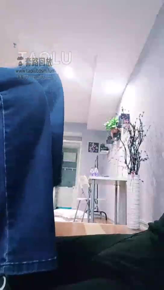 呦呦馆主 挑战重度耳光200下 脸被打肿回家无法见老婆