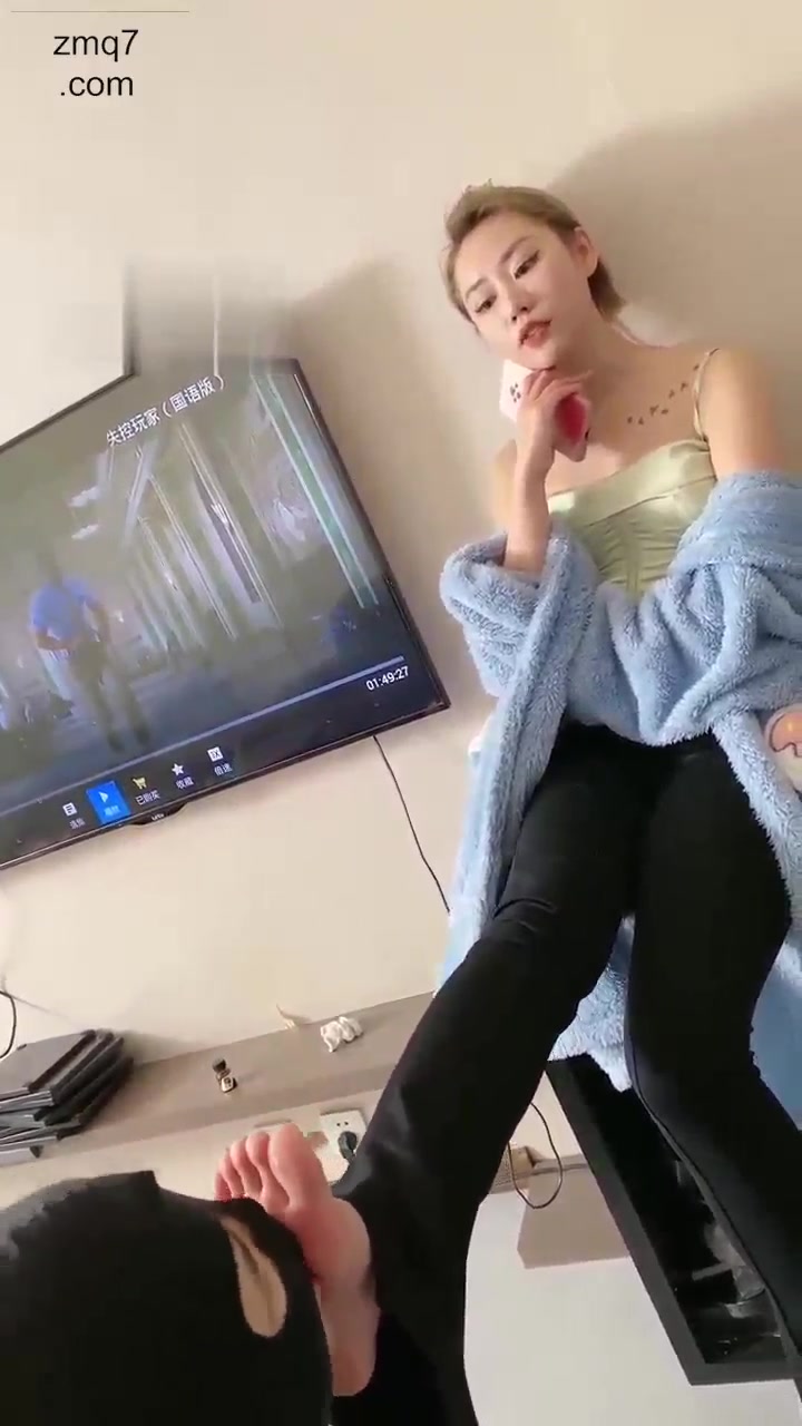 二宝 健身女神踢踹 惨虐狗