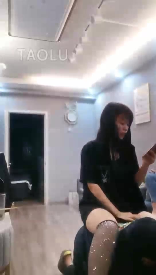 语晴 美甲店嗨歌调教