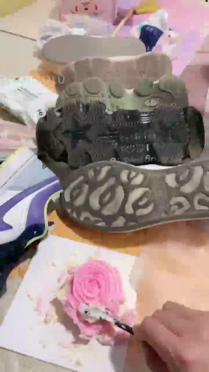 济南艾文 狗舔鞋底 食物裸足蛋糕
