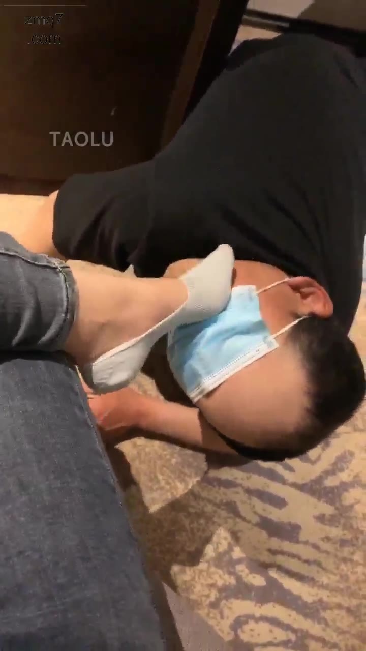 优lios 脚奴上课 宾馆踢裆