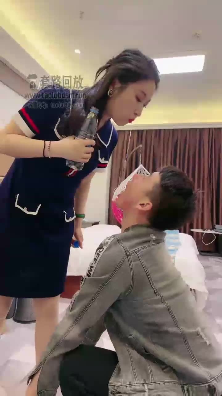鑫儿教头 深喉 吐三次再吃掉 摄影师看得都要吐了