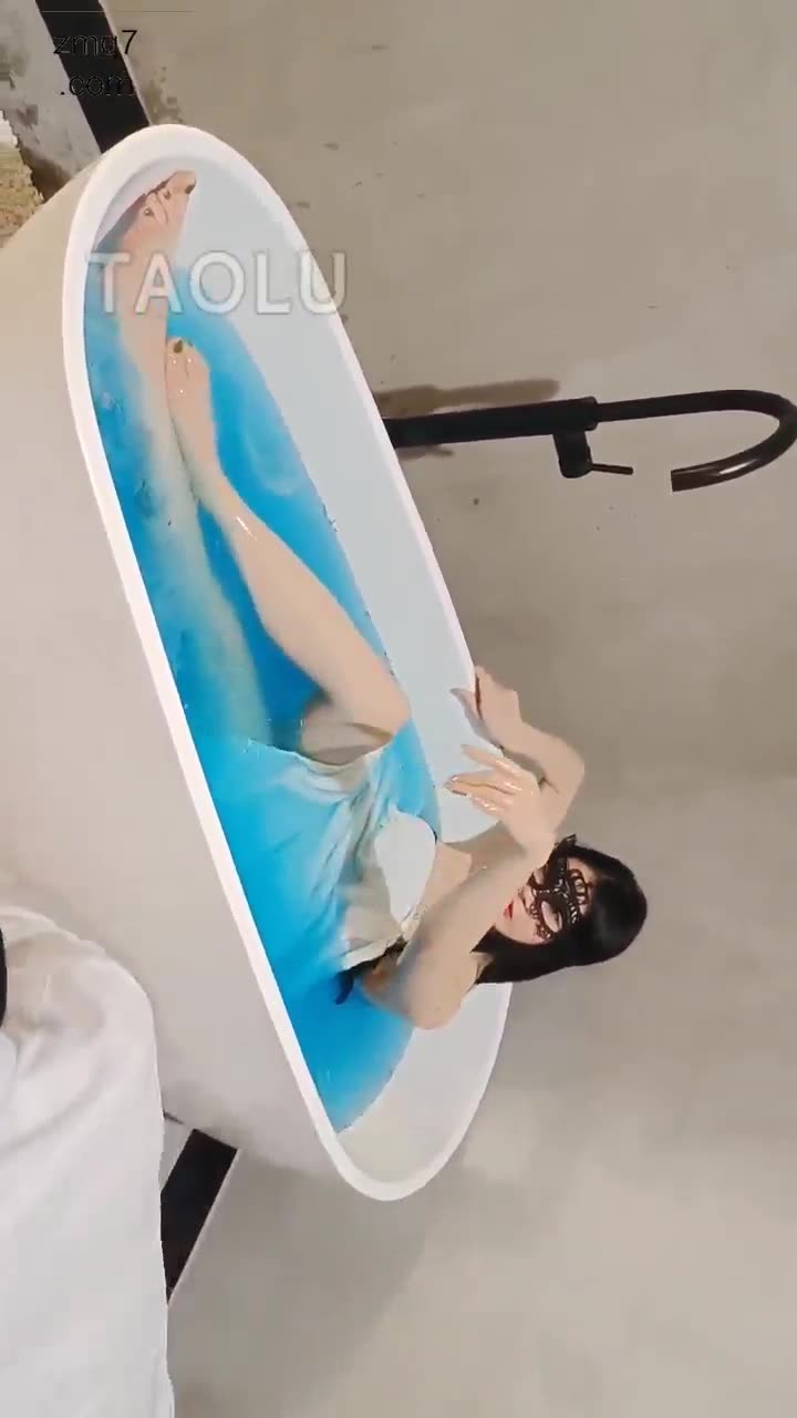 初恋 蓝色的诱惑 调教脚奴