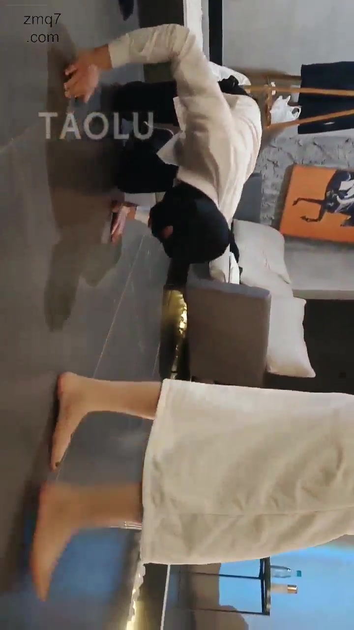 初恋 蓝色的诱惑 调教脚奴