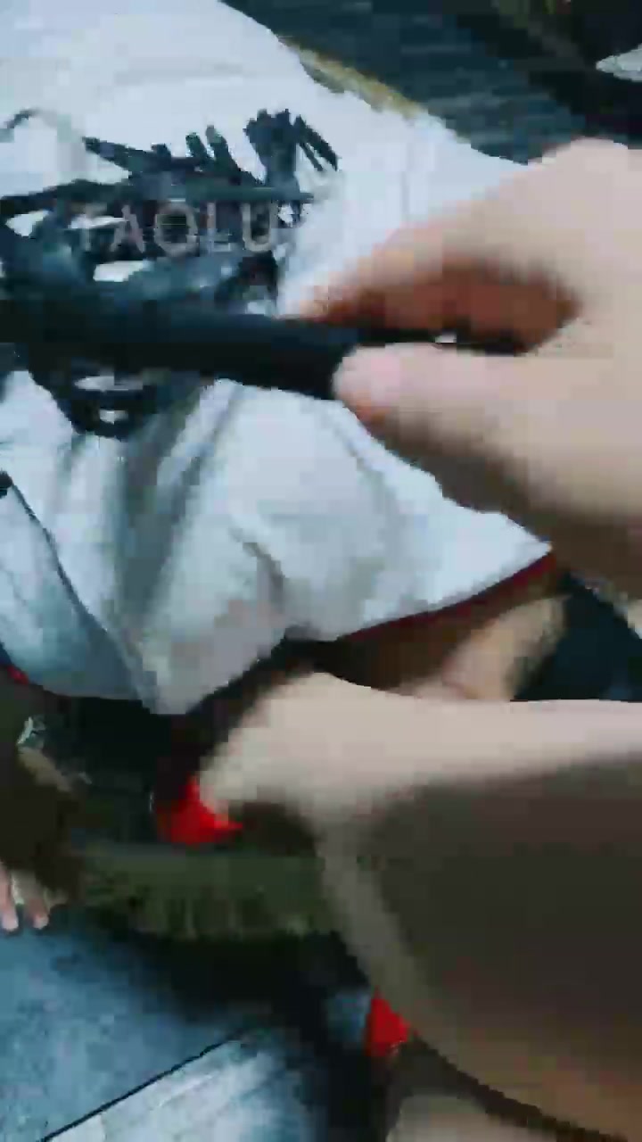 彤彤 舔脚 第一视角