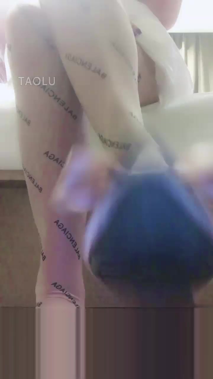 桃子老师 第一视角剧情 白领小姐的新马桶