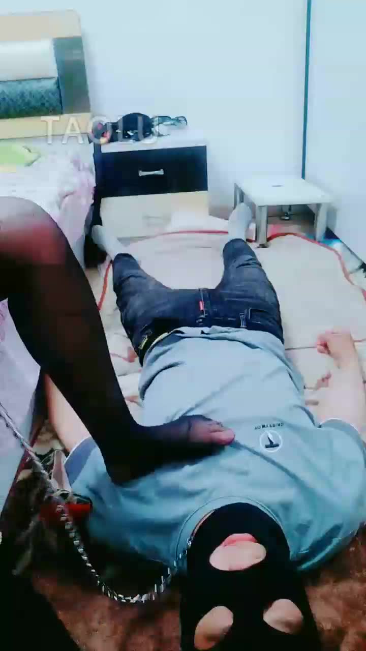 蓝蝶魅主 耳光加踢档
