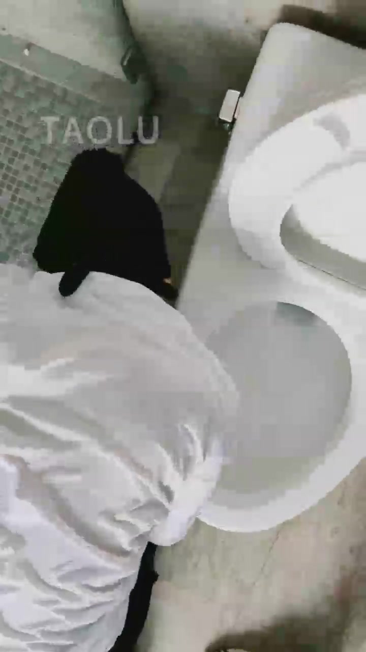 彤彤 浴室里的故事