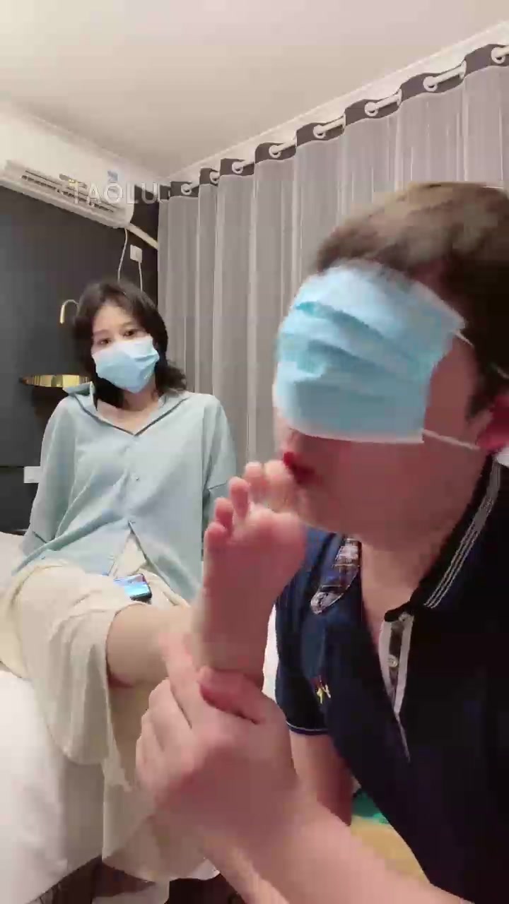 骨精精 被圈养的凄惨的第一天