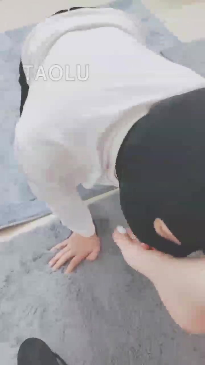 灵竹 人字拖调教 绳子绑住下面