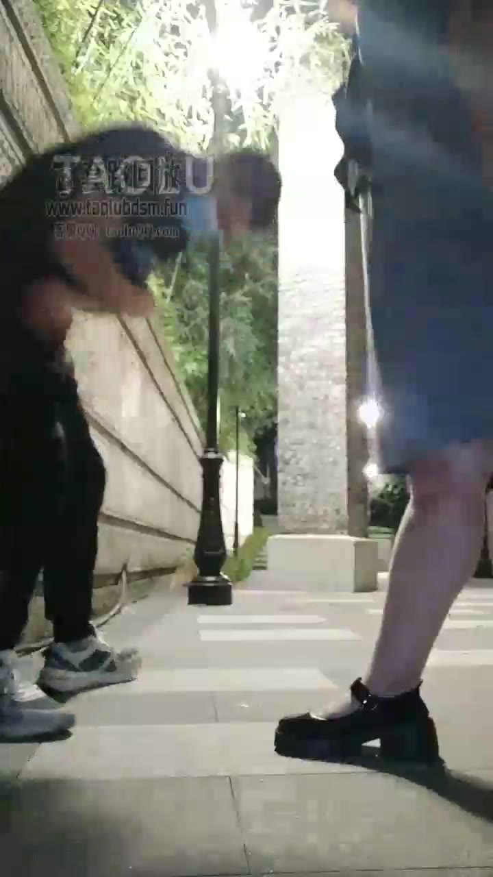 月玖儿 户外调教 舔脚 遛狗