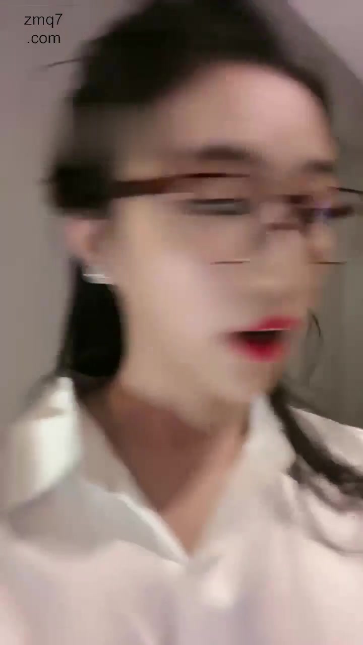 鑫儿 欺负犯错的学生