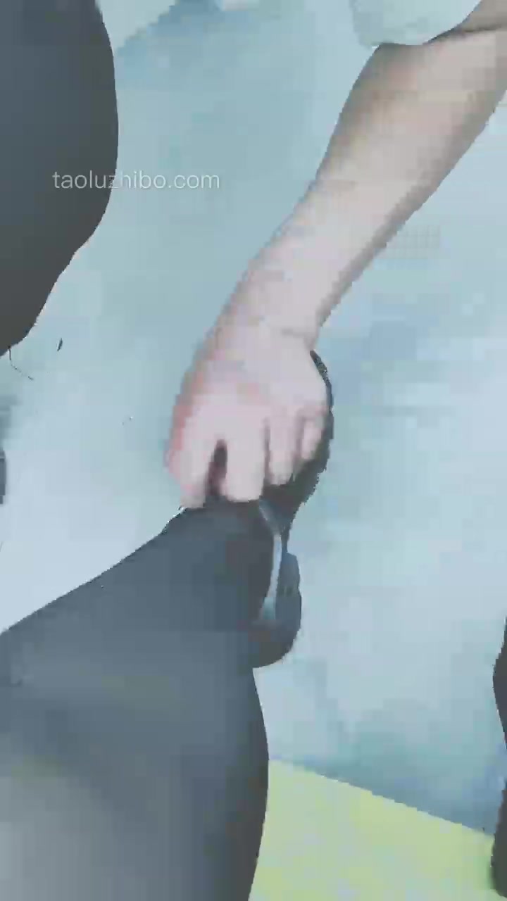 你的苏可儿 调教私奴 清理鞋底 舔脚