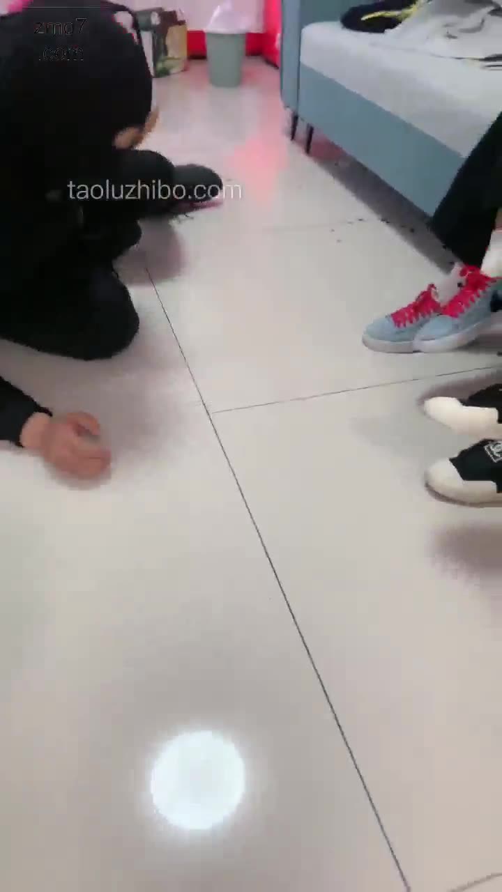 与精神小妹的那些事 三姐妹踩踏系列