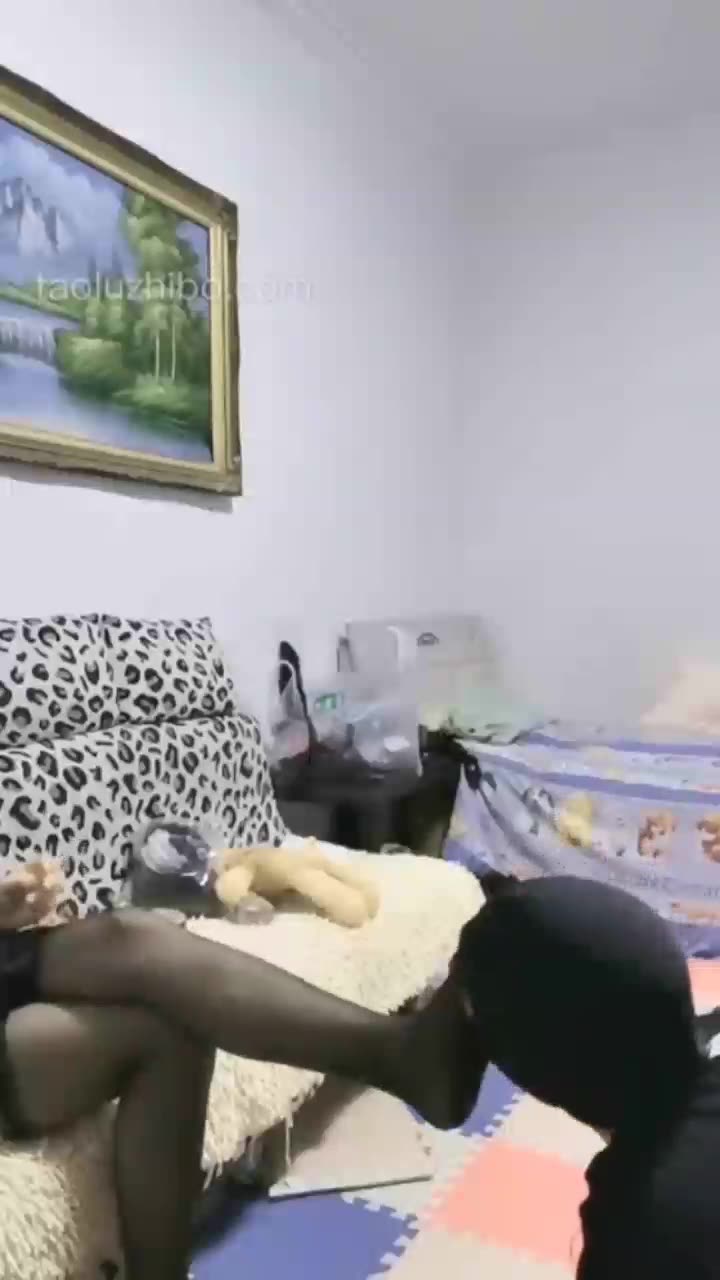 媛媛 户外 舔脚 遛狗 后半场室内