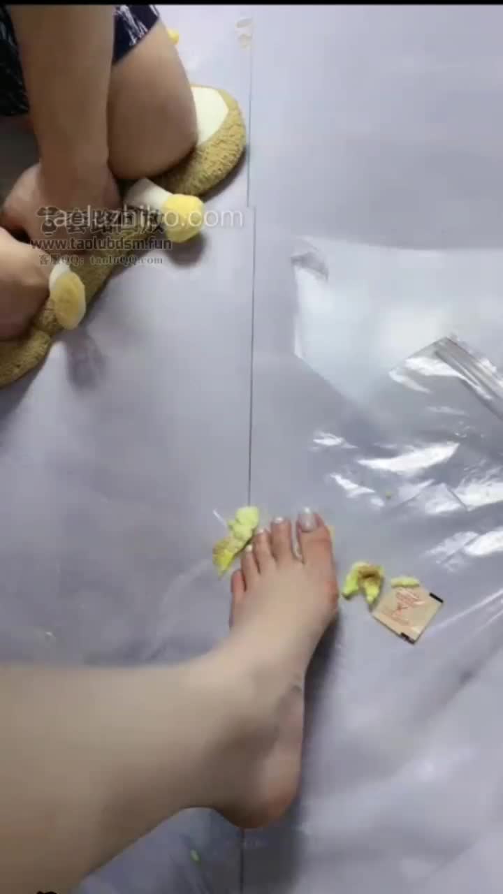 川野尤娜 水桶卯足了劲砸