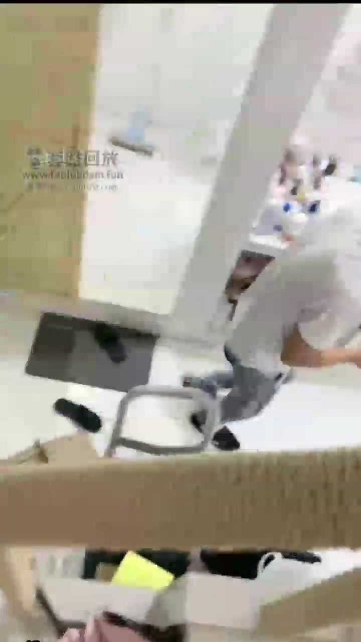 风吟 搬家工人吃剩饭 做卫生