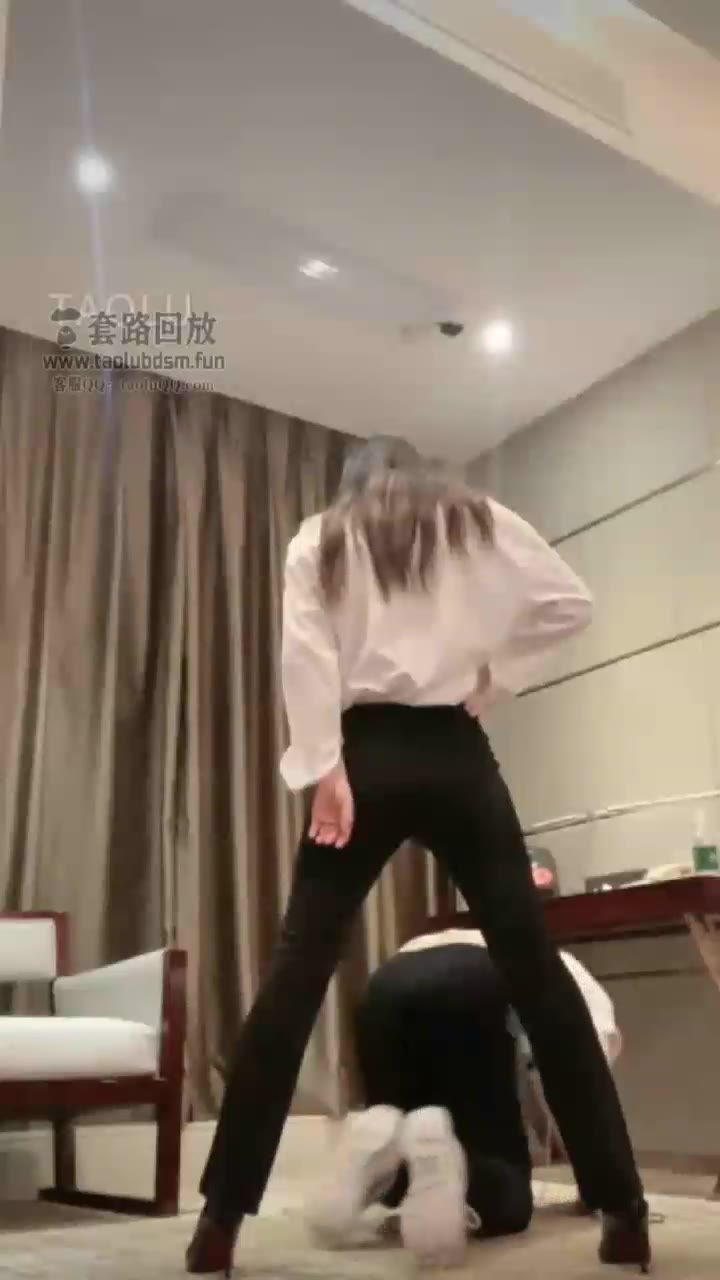 诗诗 双主职业装 裤里丝调教家奴 黑丝 肉色短丝