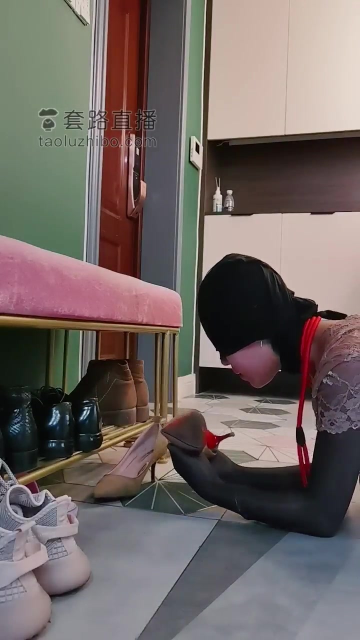 温柔的教父 女奴伺候男主 修脚