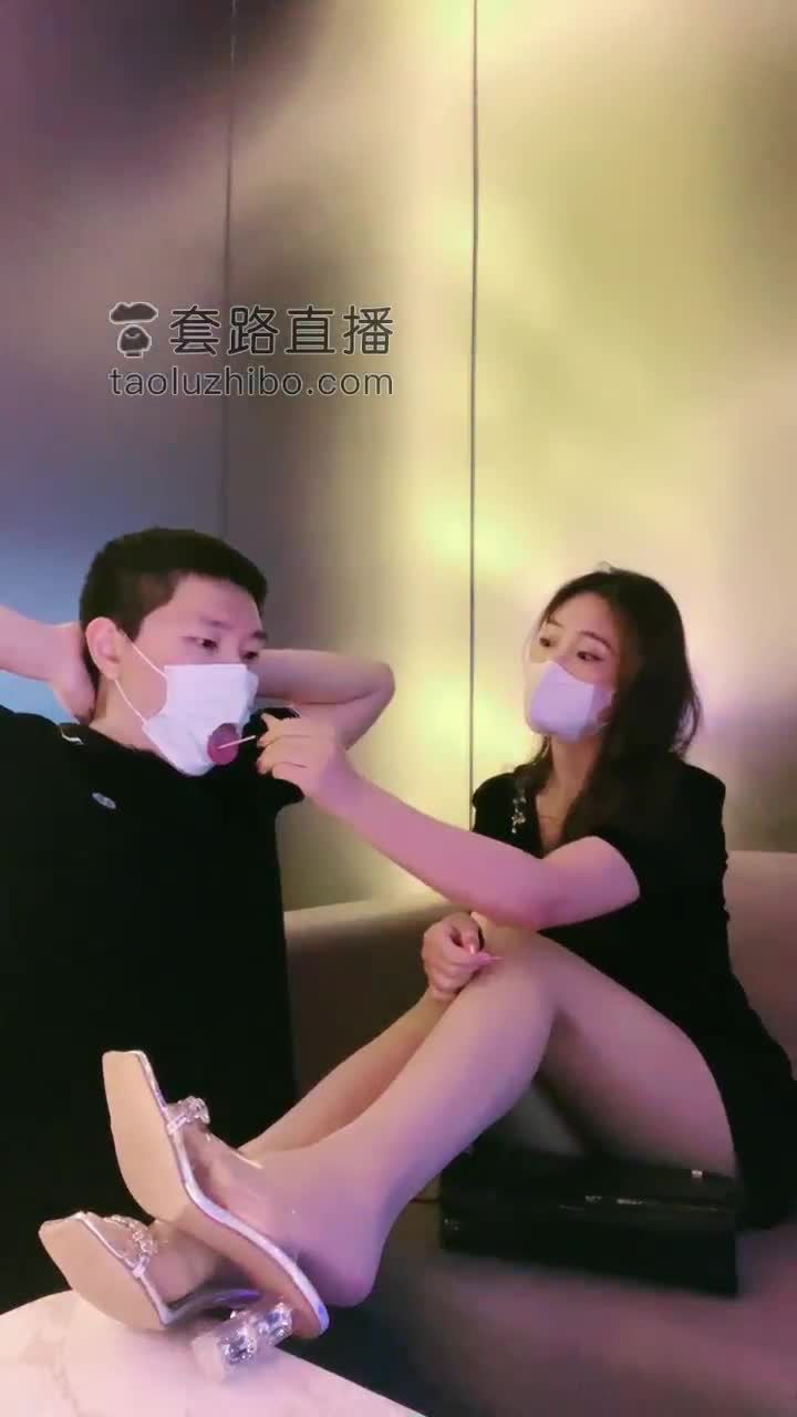 Goddess plays with bitches in KTV