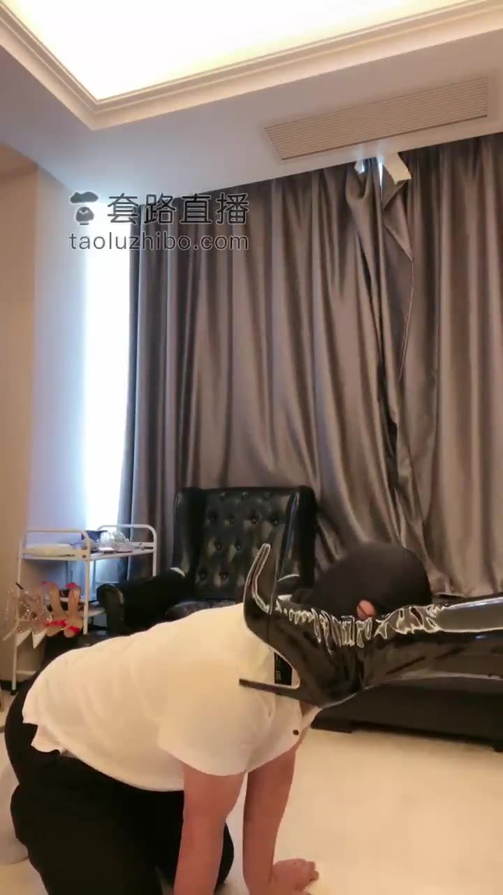 三三 暴力耳光场