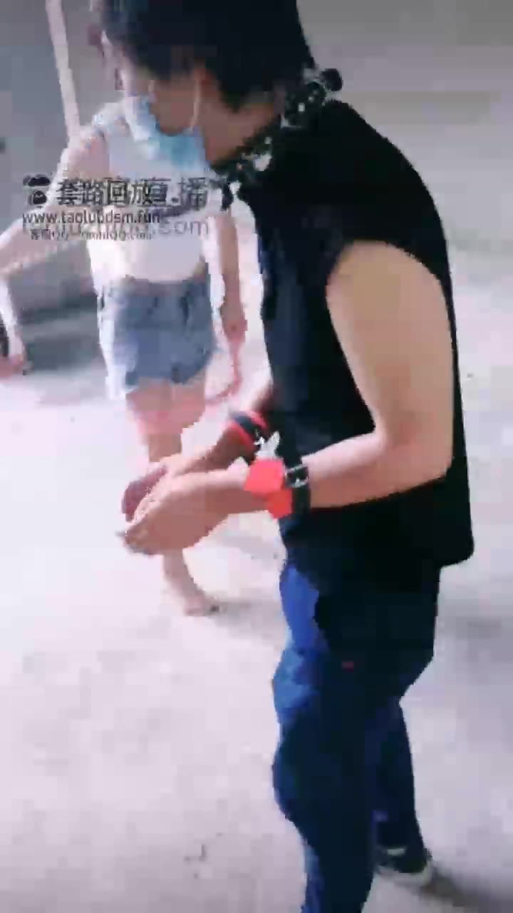 千韵和沐晴和女帝奶酪 三女主户外烂尾楼调教素人