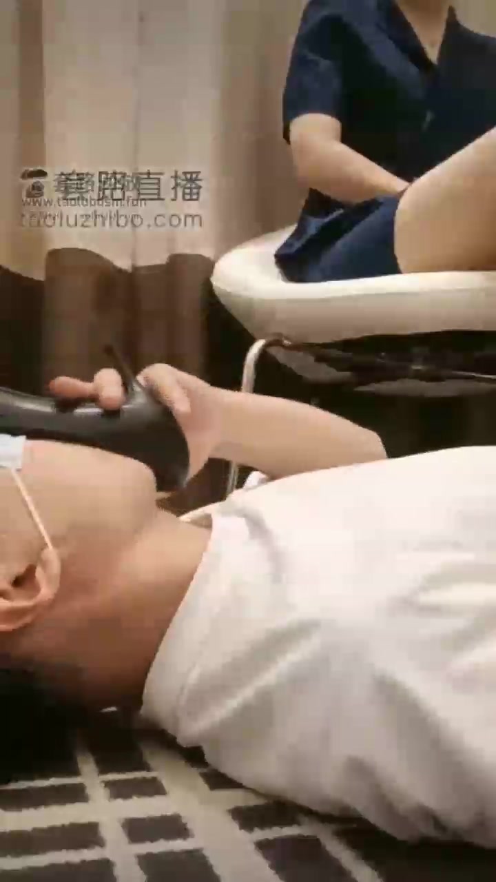 梵高 皮革味珠宝销售 红绿灯 丝足射