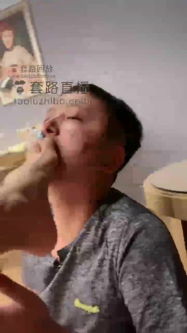 莫妮卡 舔脚