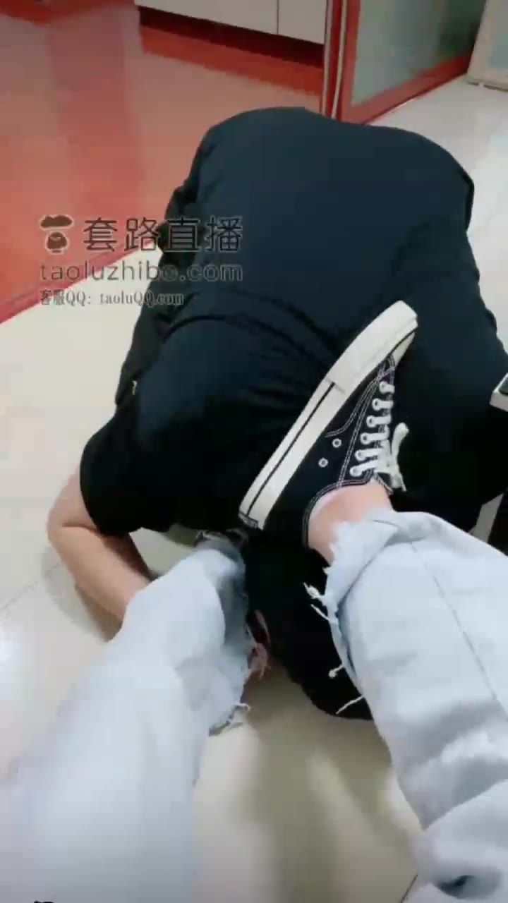 内蒙娜美 匡威 小白袜