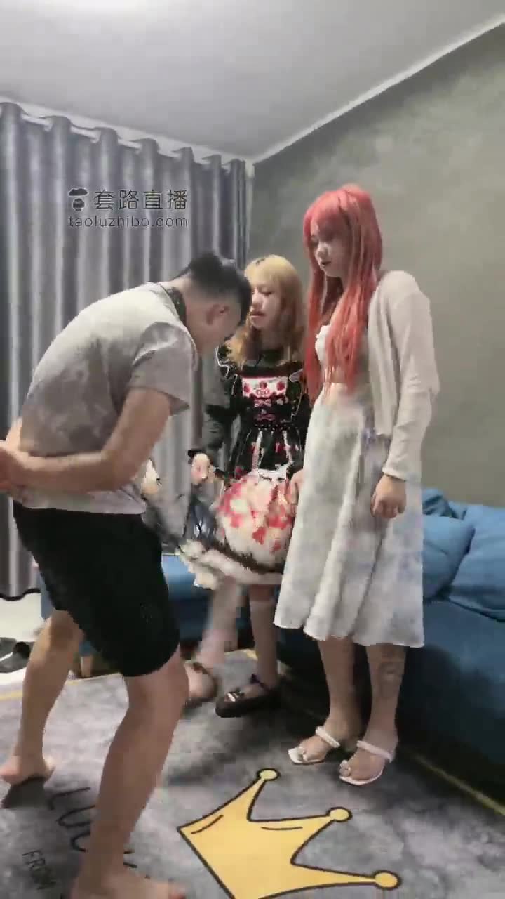 狗哥 情侣主叫上闺蜜 三个一起调教