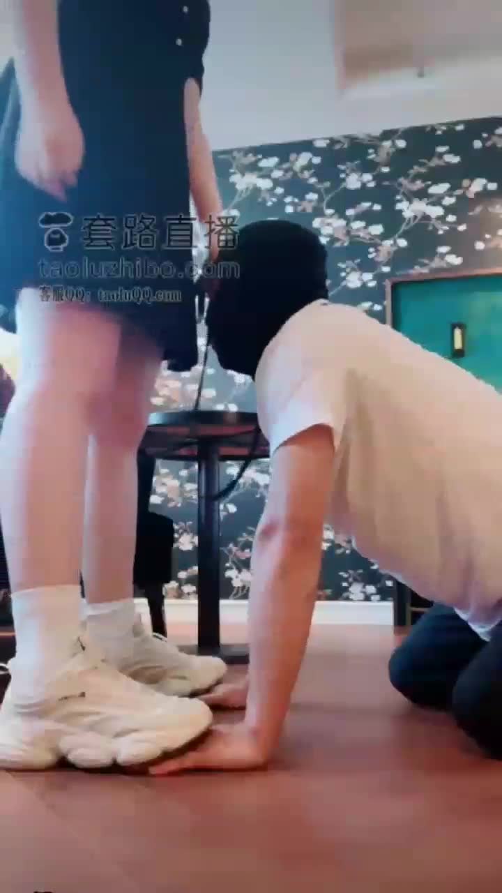 酱酱子 老奴第一次被调教 挑战耳光 踢裆 SP 钻胯 踩踏