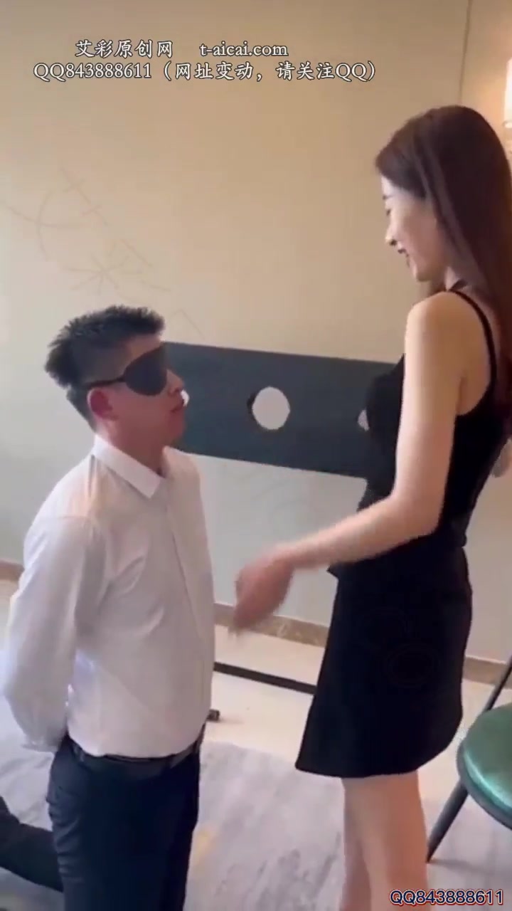 沅芷 500个耳光挑战 活活抽哭 背着媳妇偷偷来调教的贱狗