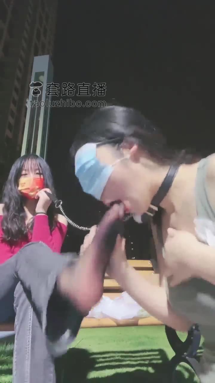 貂蝉 首次带我的小乖母狗体验户外调教