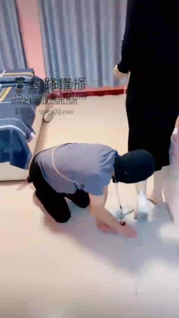 夏娃 全体重 鞭打 踢裆 羞辱 烟灰缸