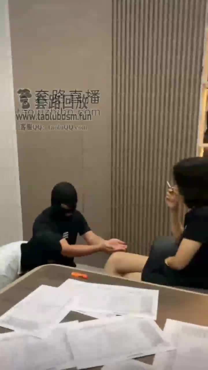 Female boss punishes two bottom-performing employees