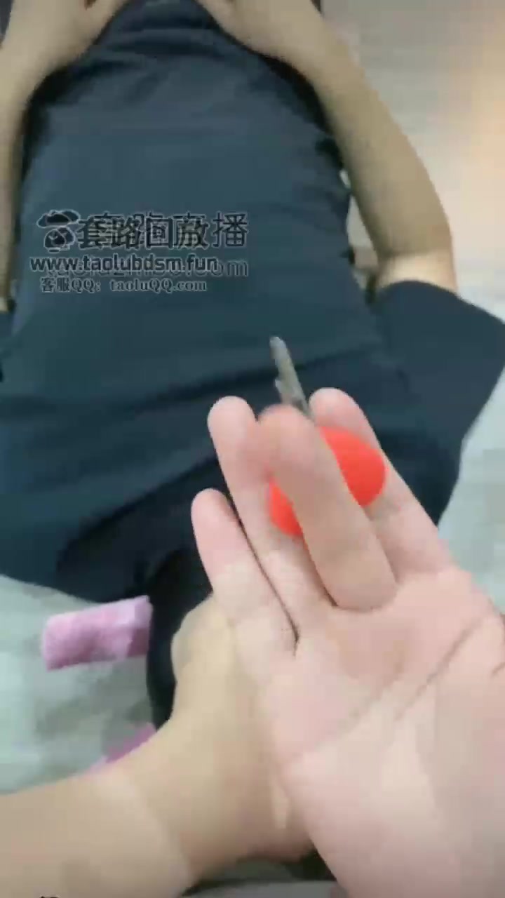 小乔baby 锁住小母狗