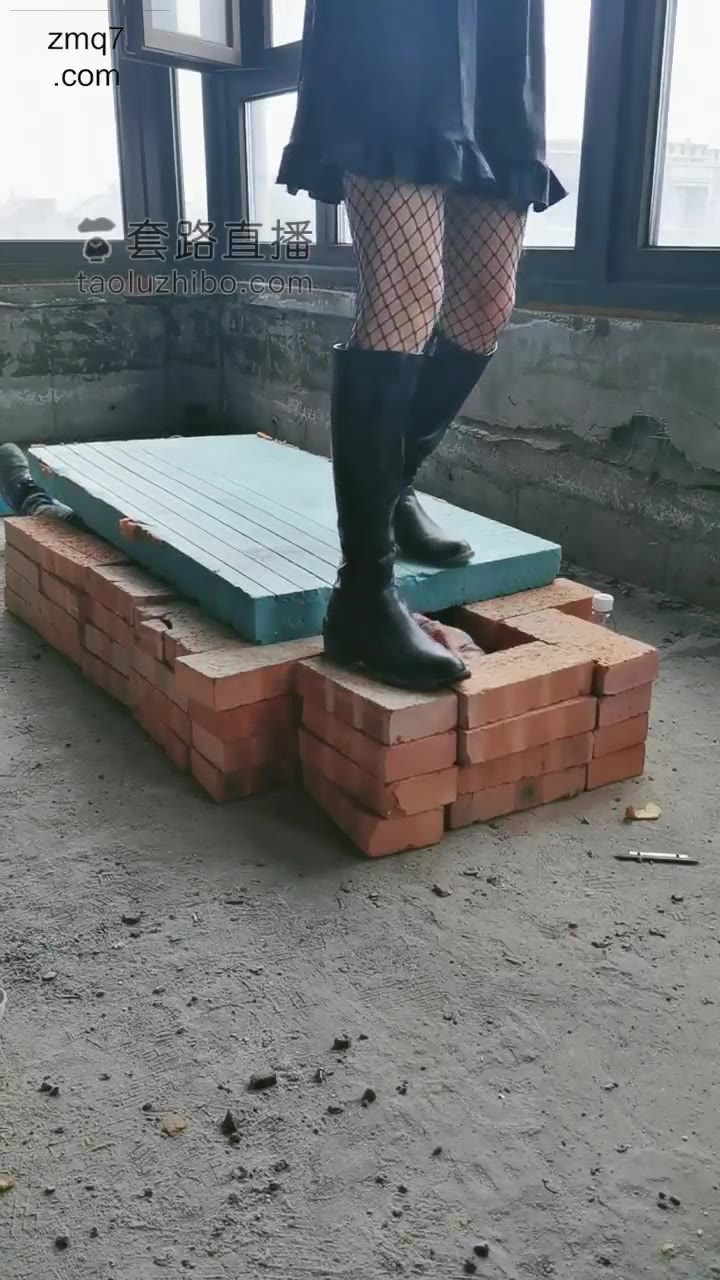 猫神 人体地板砖 埋包工头