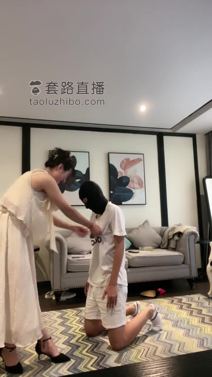 言一 暴力调教 鞭打贱货