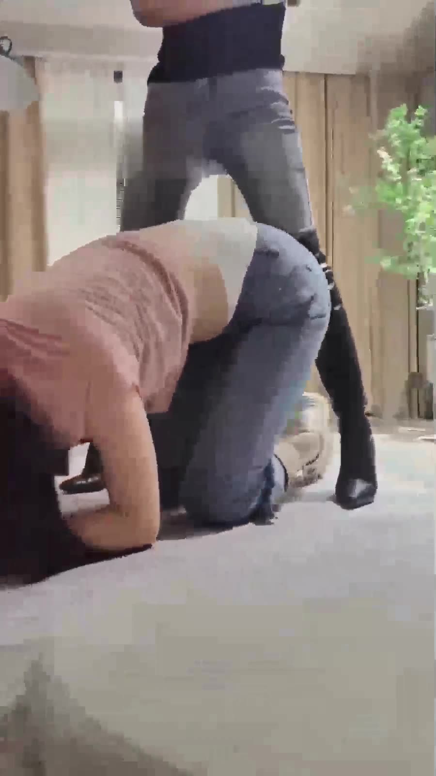 药神 调教 发骚的闺蜜 想做母狗