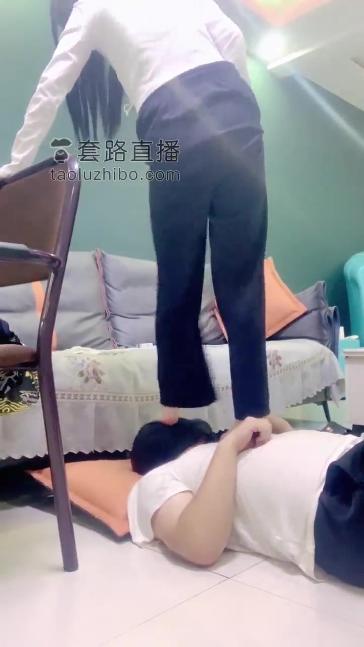 与精神小妹的那些事 带清纯素人 首次调教