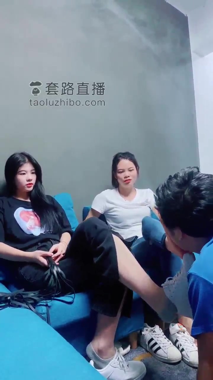 婷婷 带素人黄圣依体验调教的乐趣